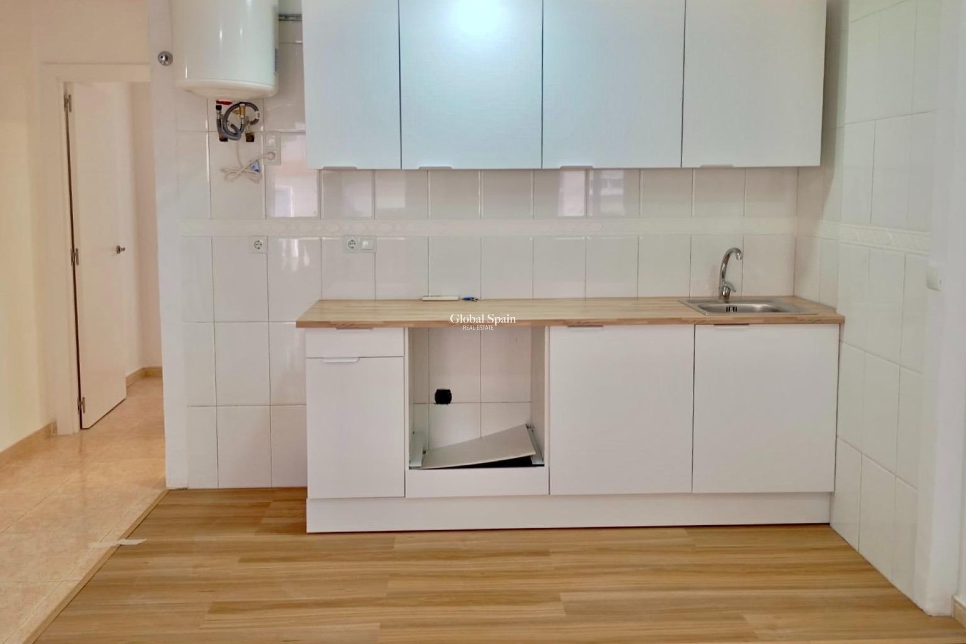 Venta - APARTAMENTO -
TORREVIEJA - Center