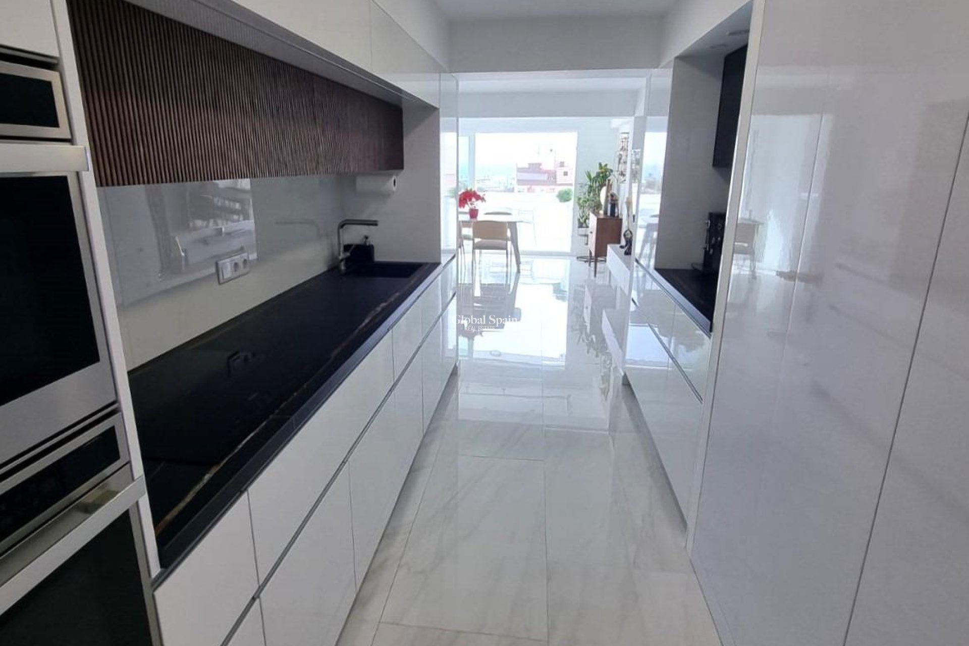 Venta - APARTAMENTO -
TORREVIEJA - Center