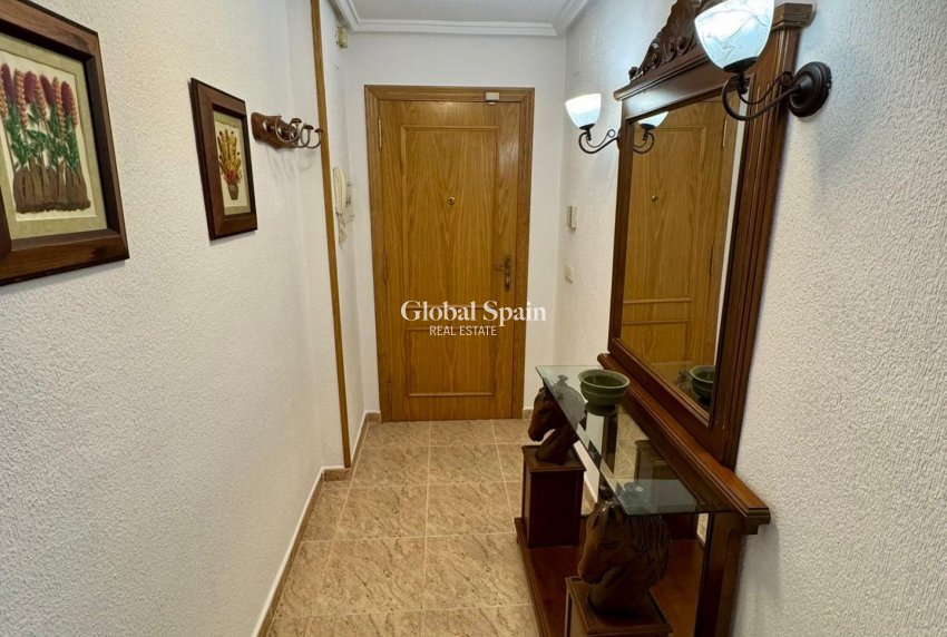 Venta - APARTAMENTO -
TORREVIEJA - Center