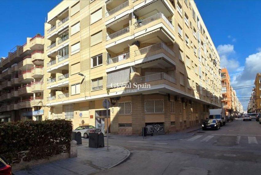 Venta - APARTAMENTO -
TORREVIEJA - Center