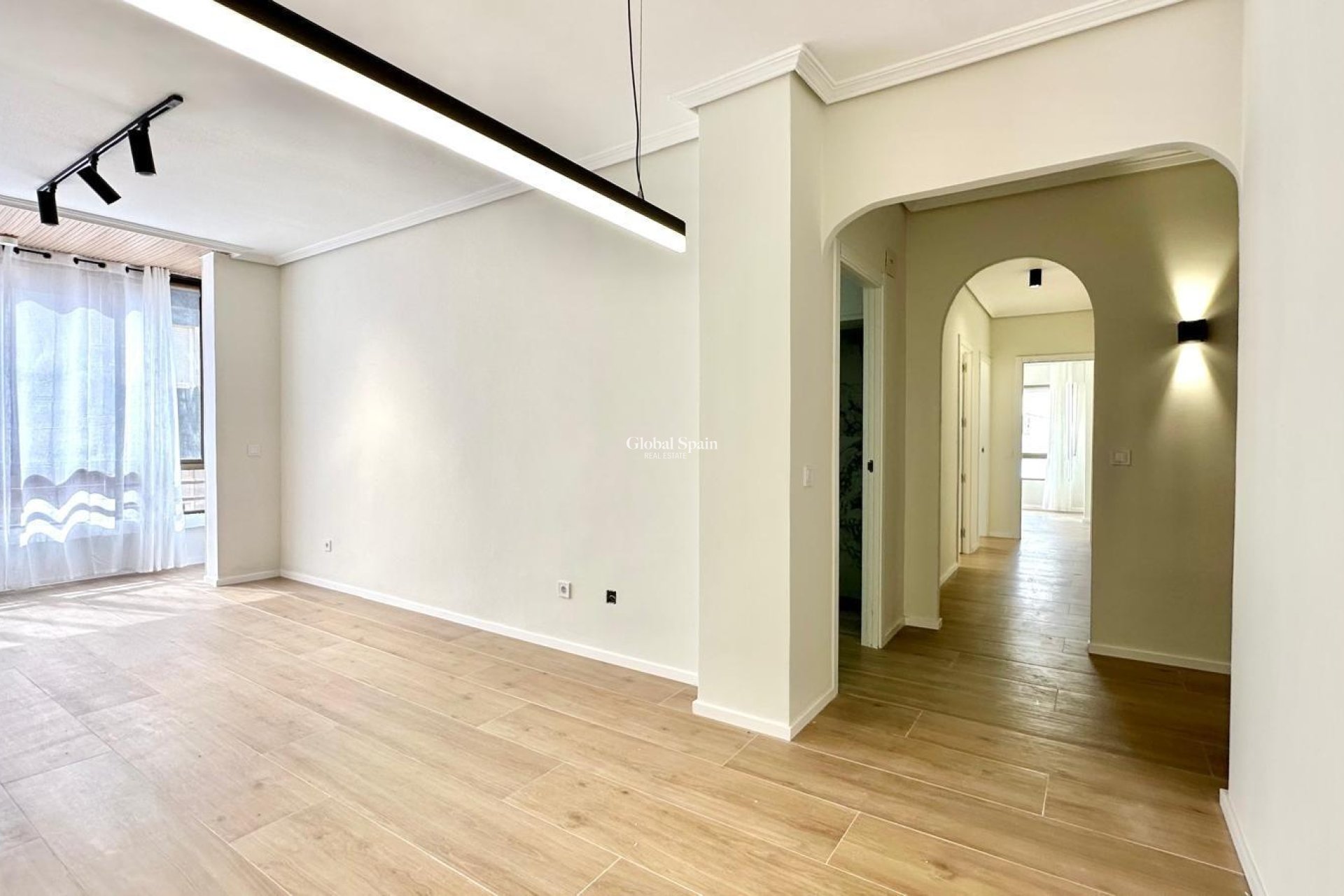 Venta - APARTAMENTO -
TORREVIEJA - Center