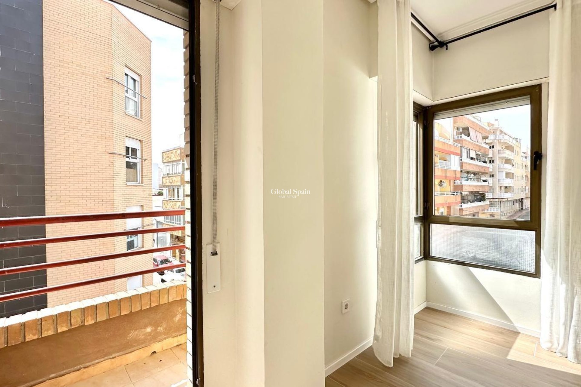 Venta - APARTAMENTO -
TORREVIEJA - Center