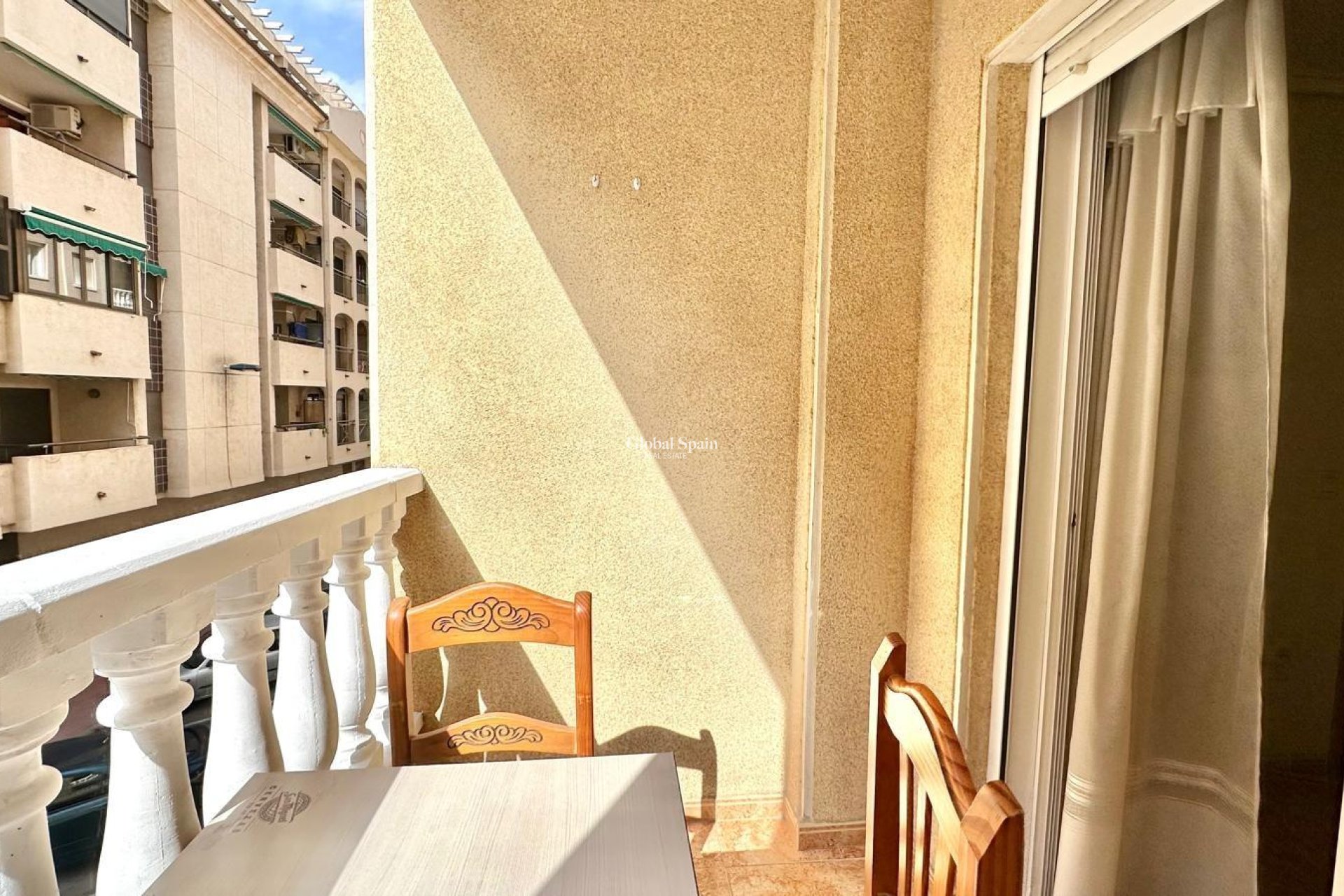 Venta - APARTAMENTO -
TORREVIEJA - Center