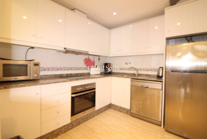 Venta - APARTAMENTO -
TORREVIEJA - Center