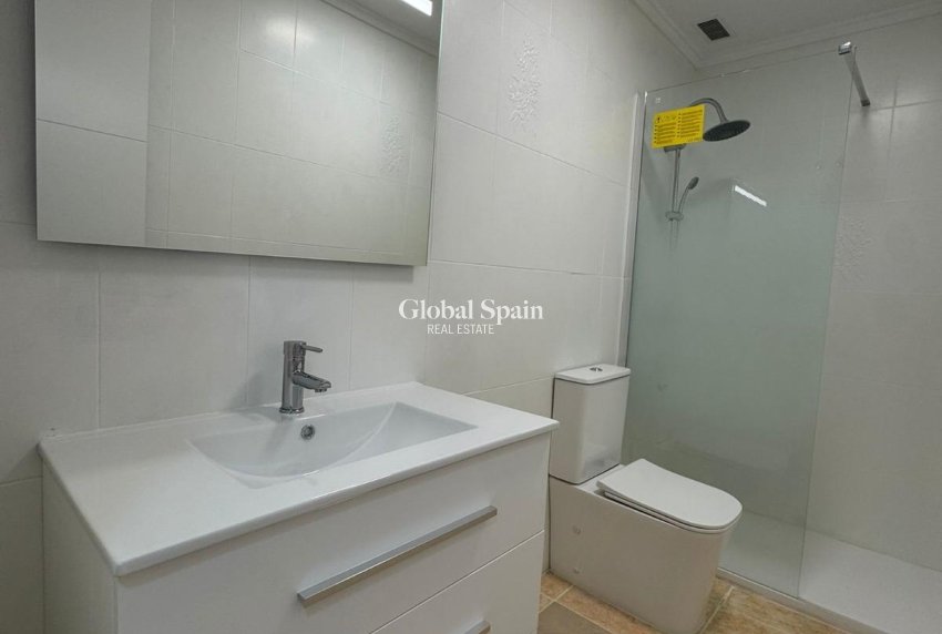 Venta - APARTAMENTO -
TORREVIEJA - Center