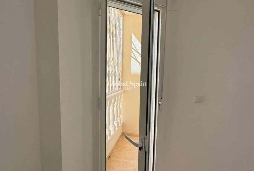 Venta - APARTAMENTO -
TORREVIEJA - Center