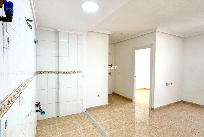 Venta - APARTAMENTO -
TORREVIEJA - Center