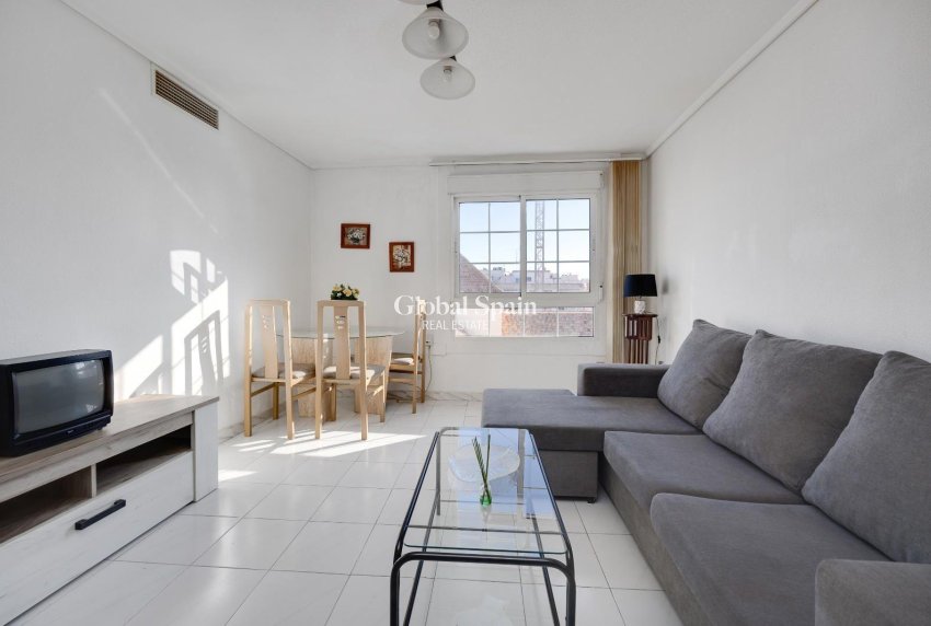 Venta - APARTAMENTO -
TORREVIEJA - Center