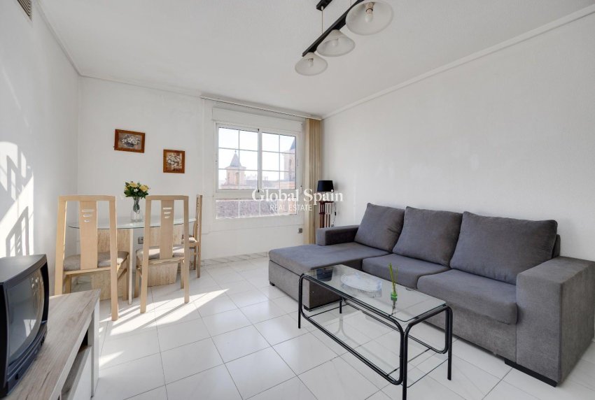 Venta - APARTAMENTO -
TORREVIEJA - Center