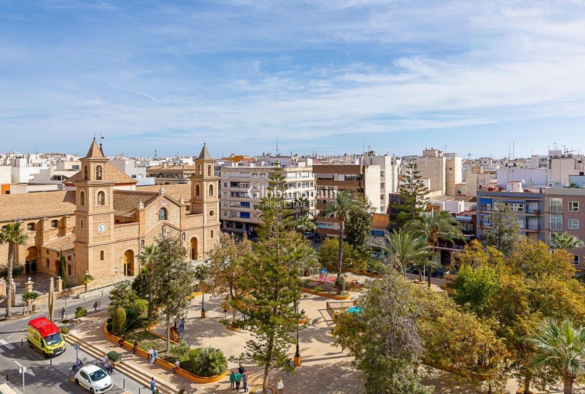 Venta - APARTAMENTO -
TORREVIEJA - Center