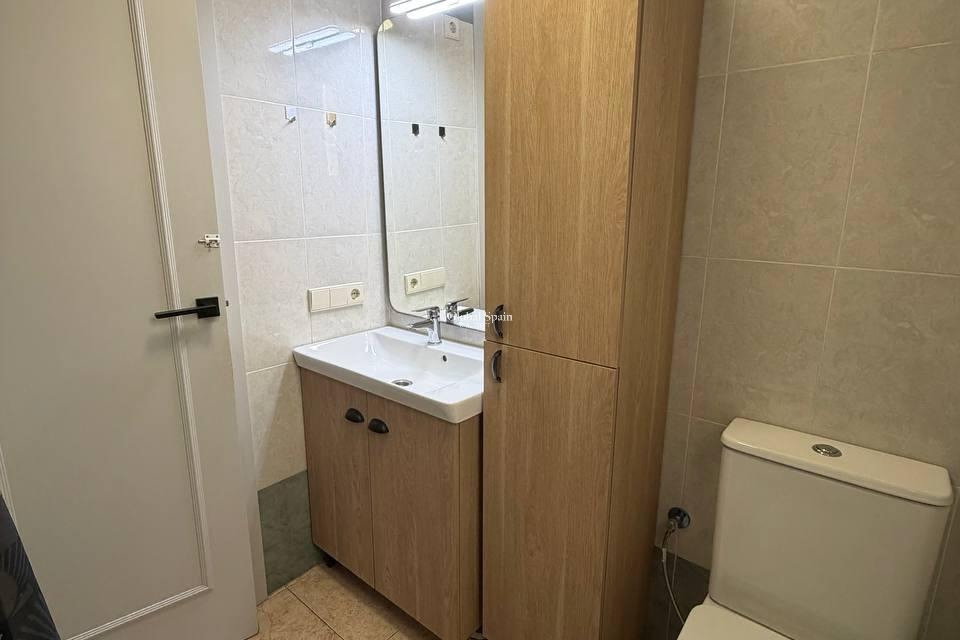Venta - APARTAMENTO -
TORREVIEJA - Center