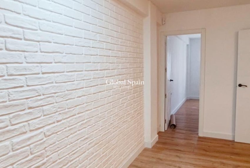 Venta - APARTAMENTO -
TORREVIEJA - Center