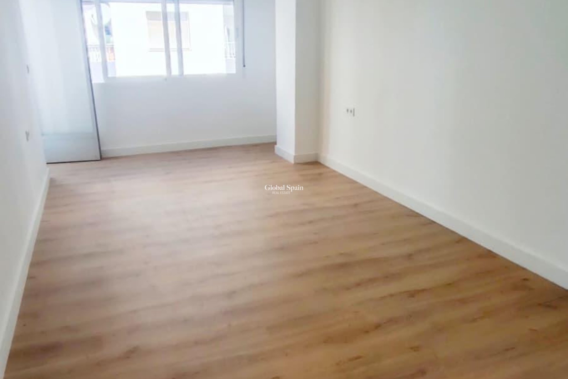Venta - APARTAMENTO -
TORREVIEJA - Center