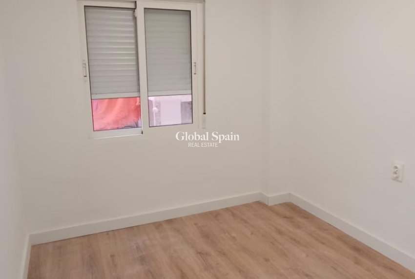 Venta - APARTAMENTO -
TORREVIEJA - Center