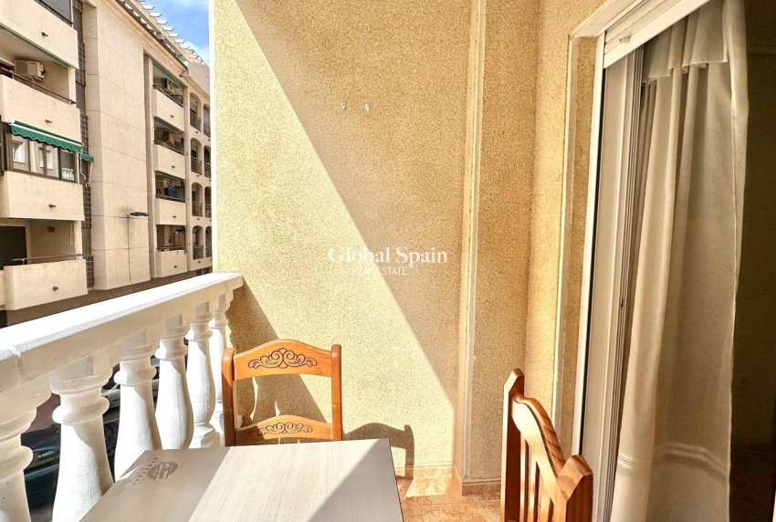 Venta - APARTAMENTO -
TORREVIEJA - Center