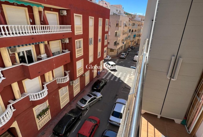 Venta - APARTAMENTO -
TORREVIEJA - Center
