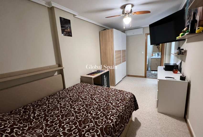 Venta - APARTAMENTO -
TORREVIEJA - Center