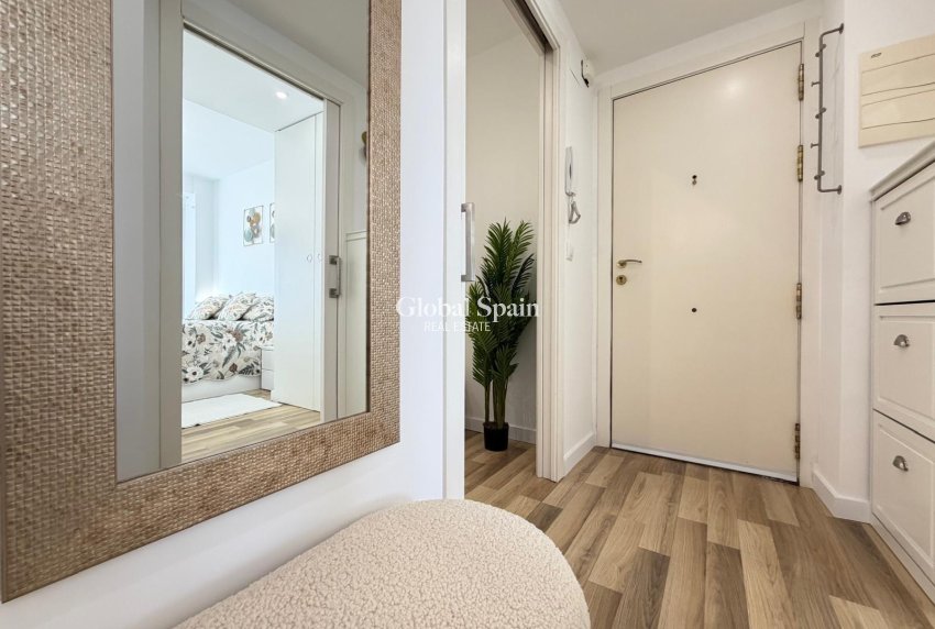 Venta - APARTAMENTO -
TORREVIEJA - Center