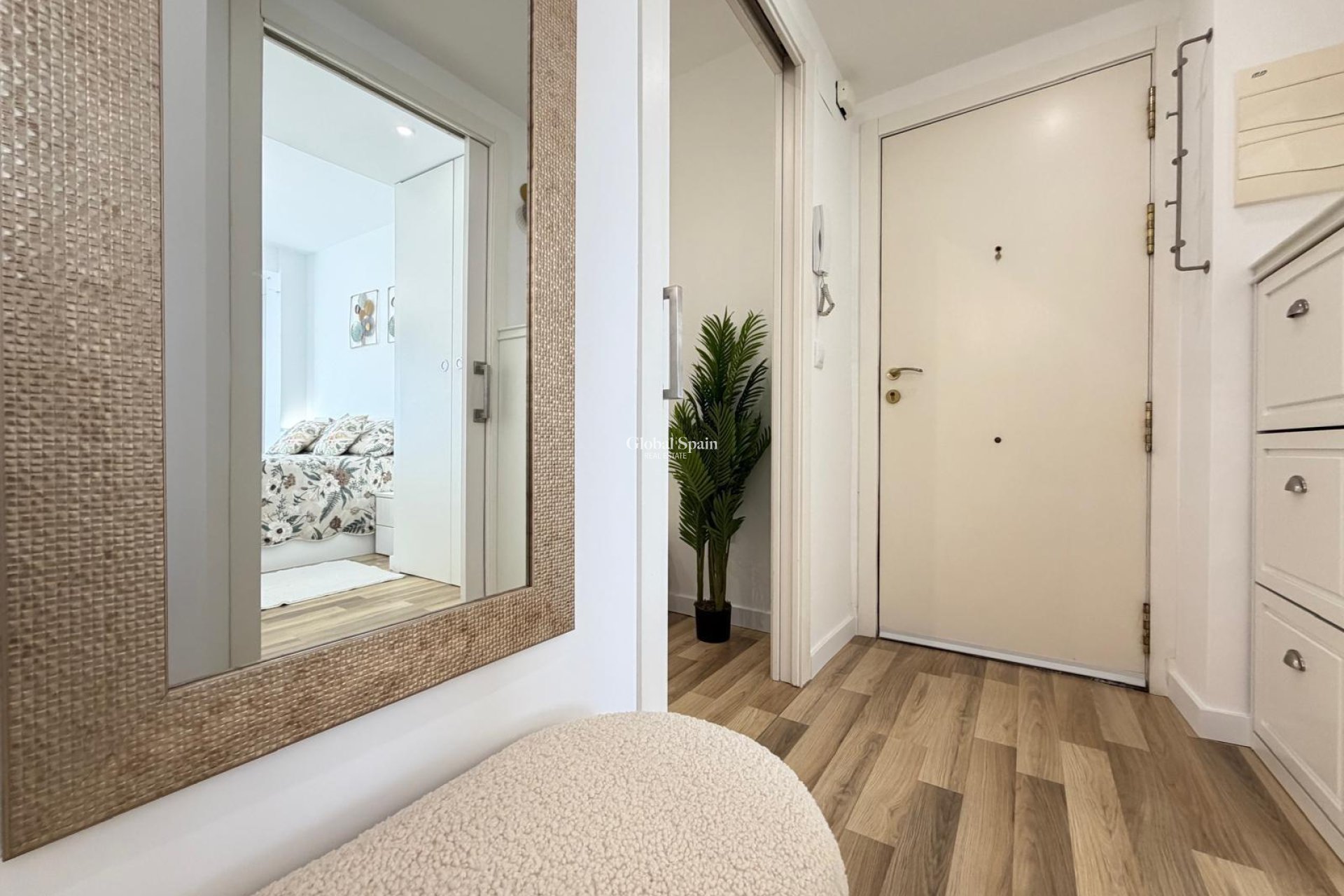 Venta - APARTAMENTO -
TORREVIEJA - Center