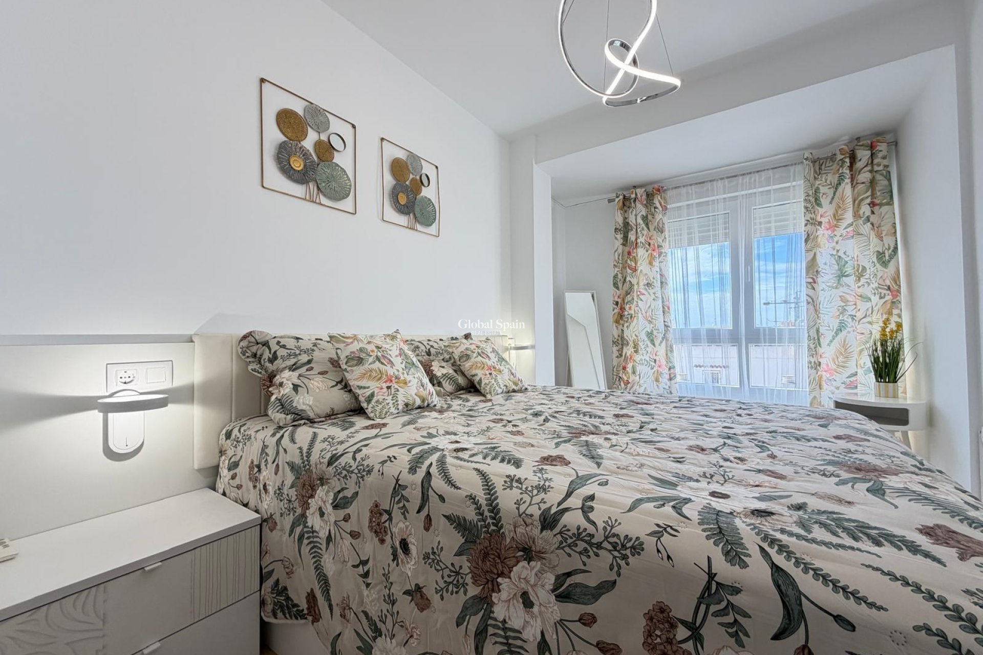 Venta - APARTAMENTO -
TORREVIEJA - Center