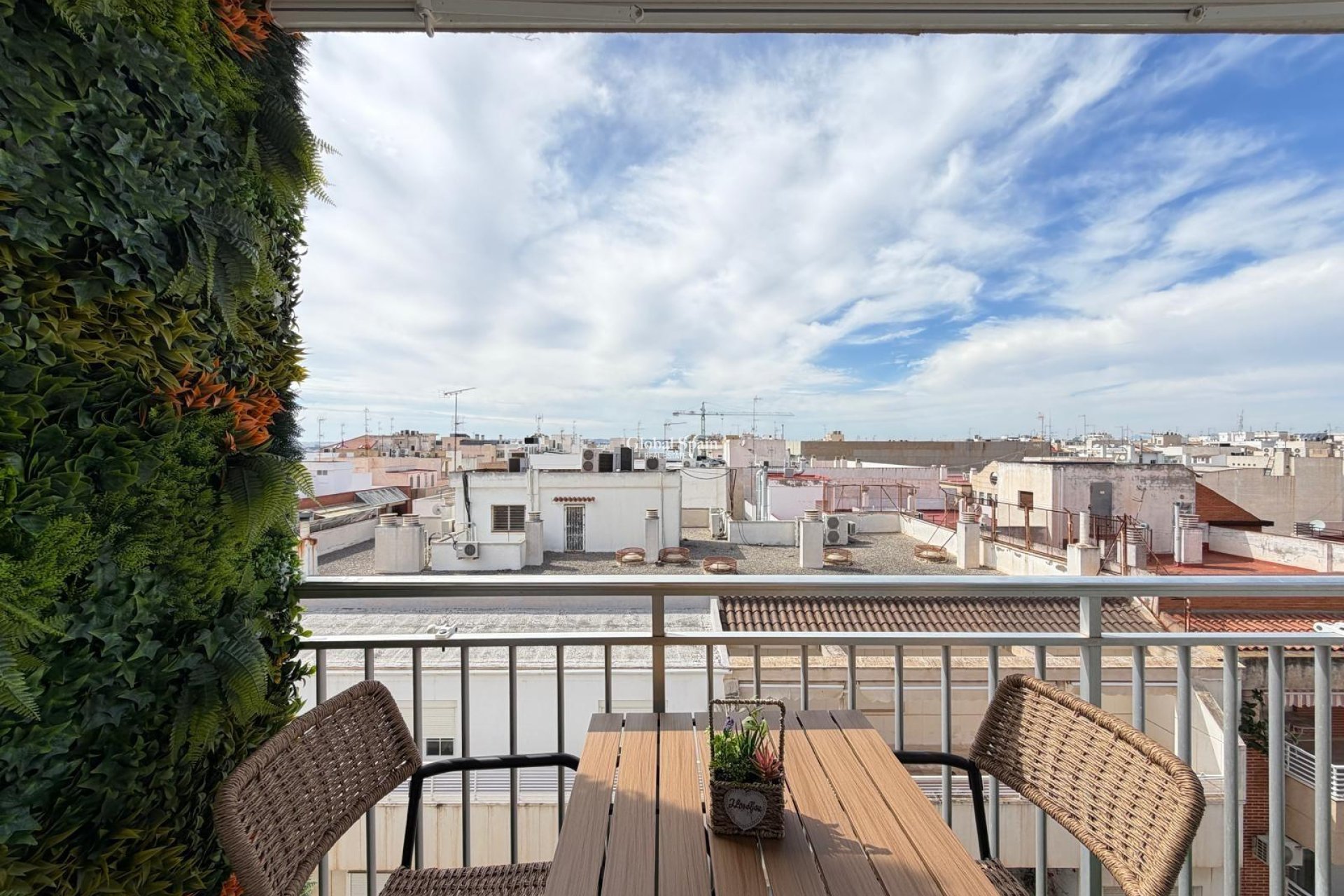 Venta - APARTAMENTO -
TORREVIEJA - Center