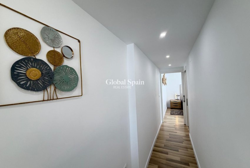 Venta - APARTAMENTO -
TORREVIEJA - Center