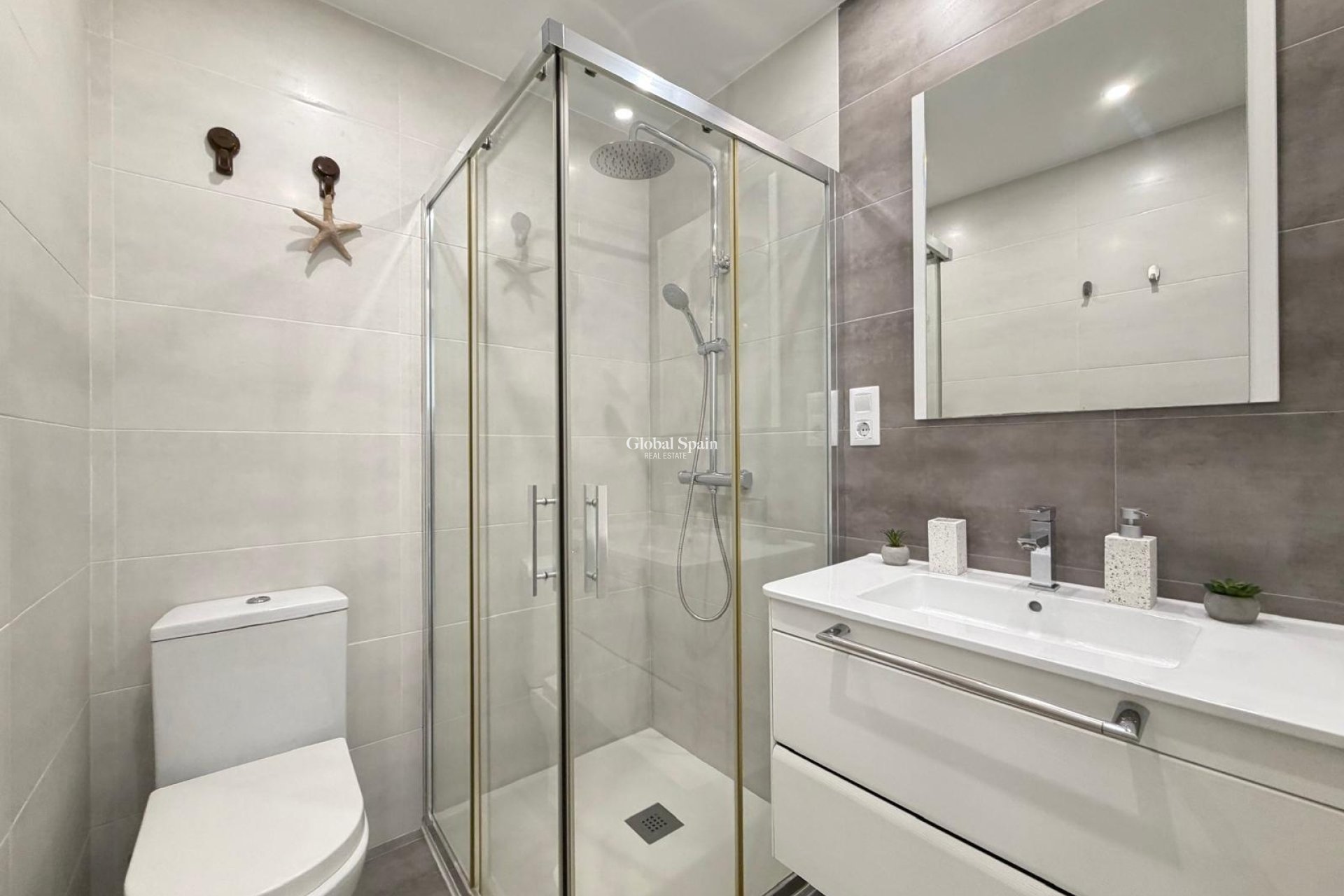 Venta - APARTAMENTO -
TORREVIEJA - Center