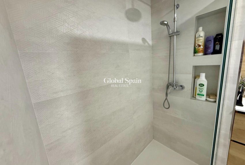 Venta - APARTAMENTO -
TORREVIEJA - Center