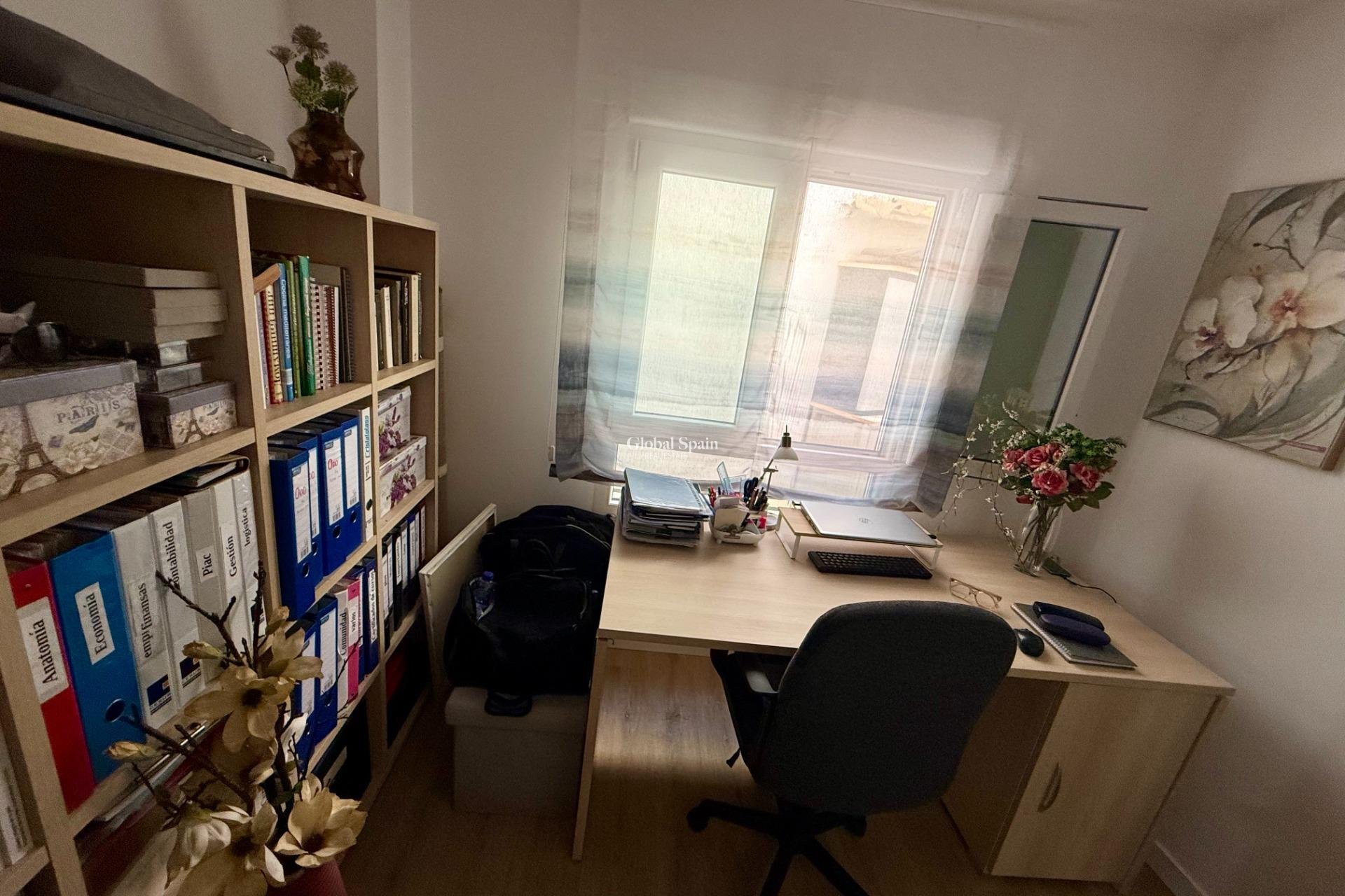 Venta - APARTAMENTO -
TORREVIEJA - Center