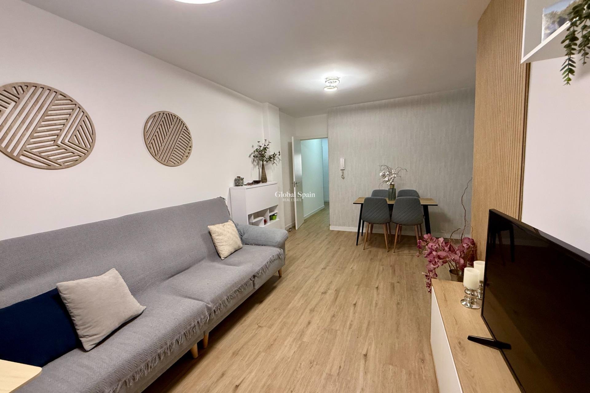 Venta - APARTAMENTO -
TORREVIEJA - Center