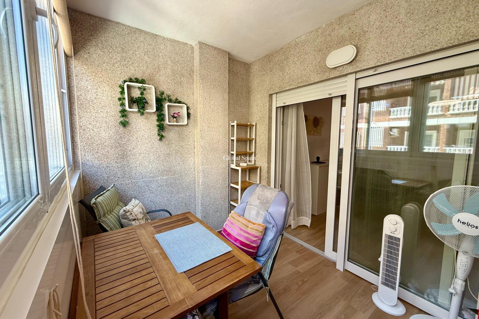 Venta - APARTAMENTO -
TORREVIEJA - Center