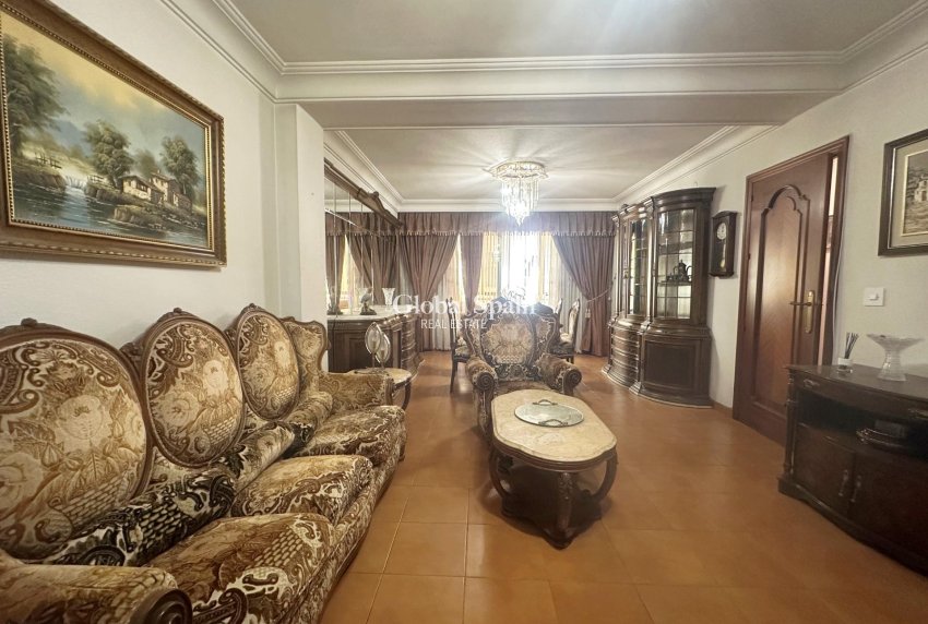Venta - APARTAMENTO -
TORREVIEJA - Center