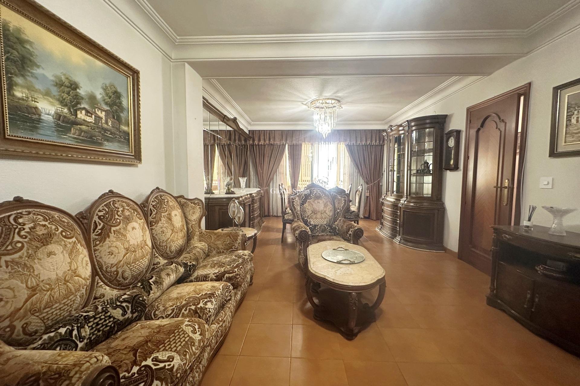 Venta - APARTAMENTO -
TORREVIEJA - Center