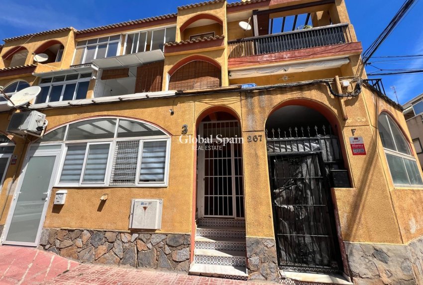 Venta - APARTAMENTO -
TORREVIEJA - Center