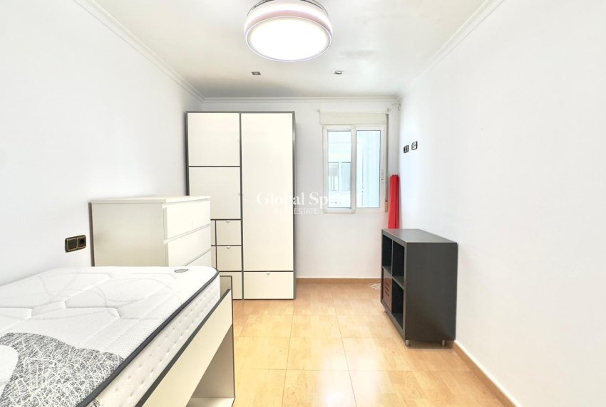 Venta - APARTAMENTO -
TORREVIEJA - Center