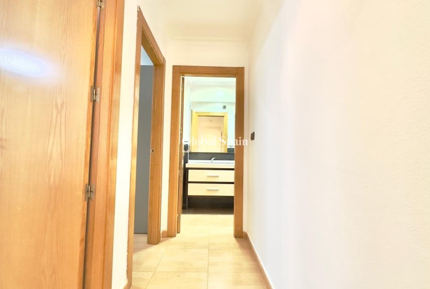Venta - APARTAMENTO -
TORREVIEJA - Center