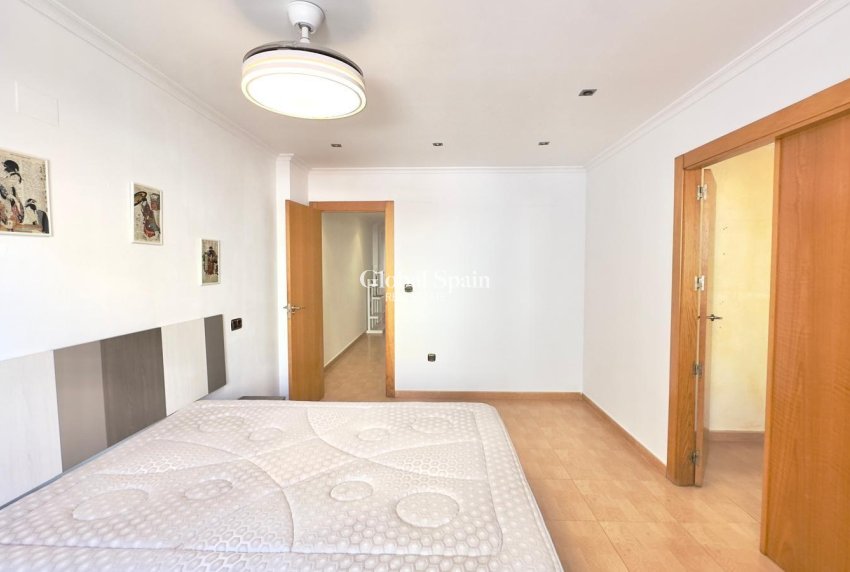 Venta - APARTAMENTO -
TORREVIEJA - Center