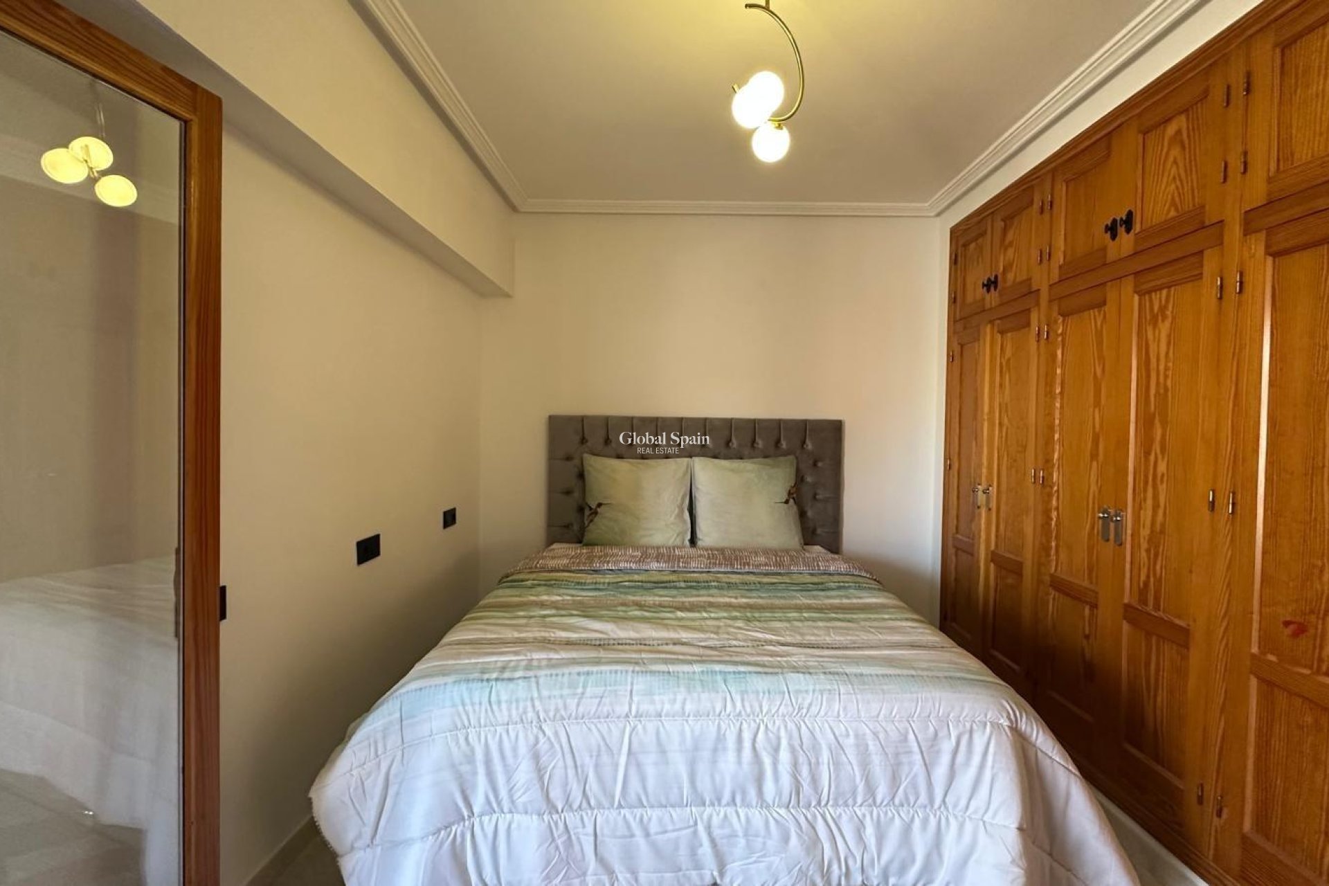 Venta - APARTAMENTO -
TORREVIEJA - Center