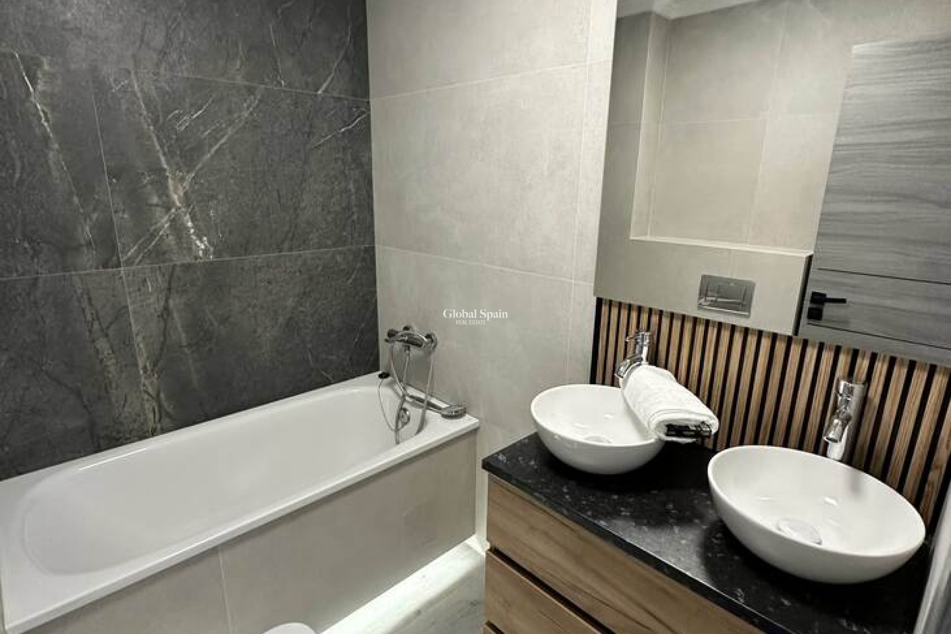 Venta - APARTAMENTO -
TORREVIEJA - Center