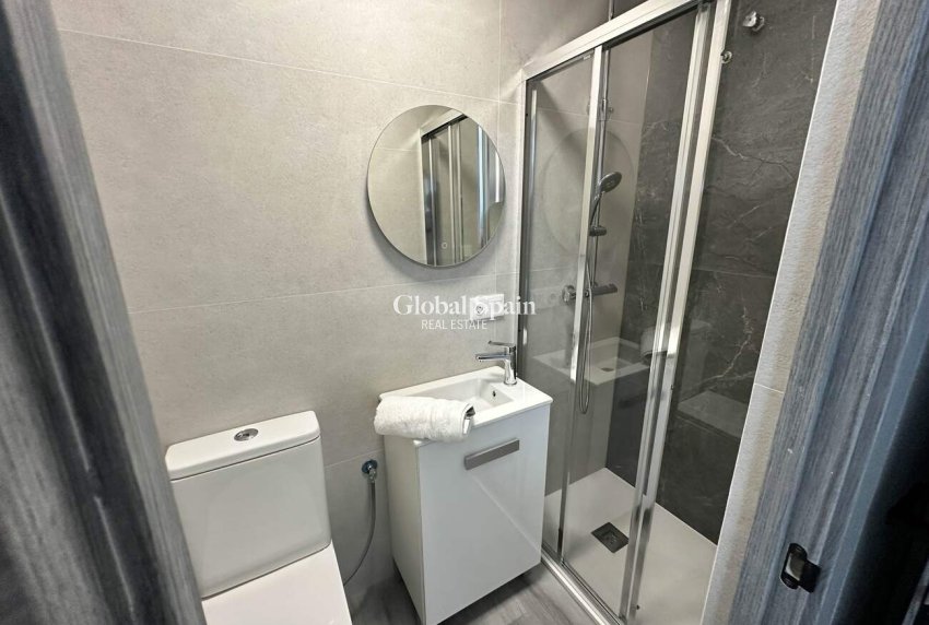 Venta - APARTAMENTO -
TORREVIEJA - Center
