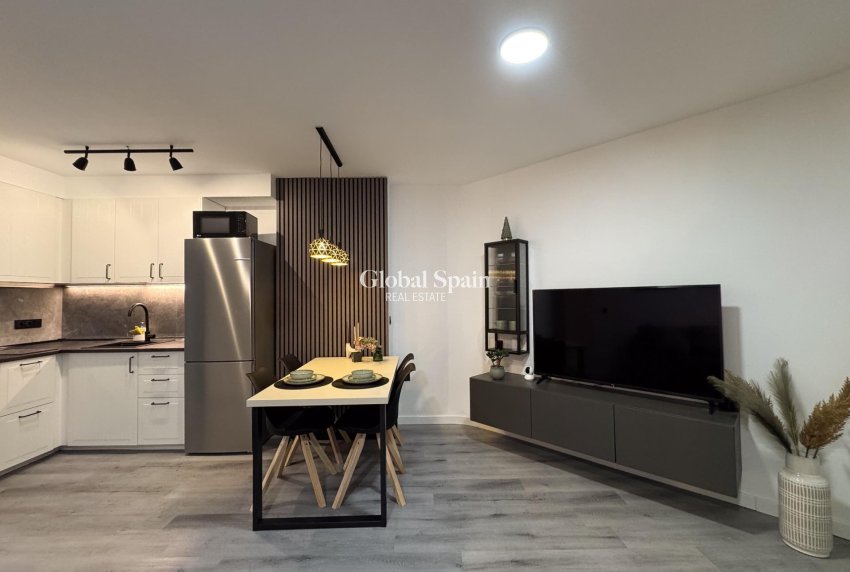 Venta - APARTAMENTO -
TORREVIEJA - Center