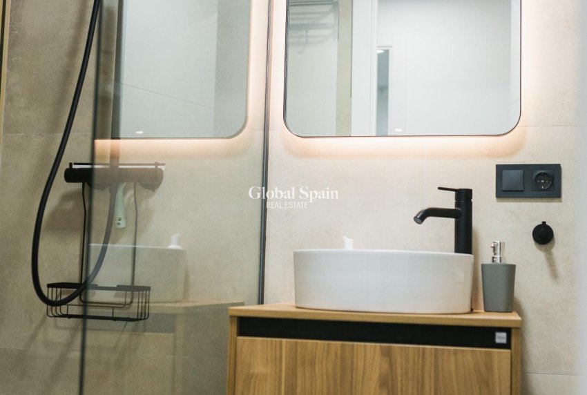 Venta - APARTAMENTO -
TORREVIEJA - Center