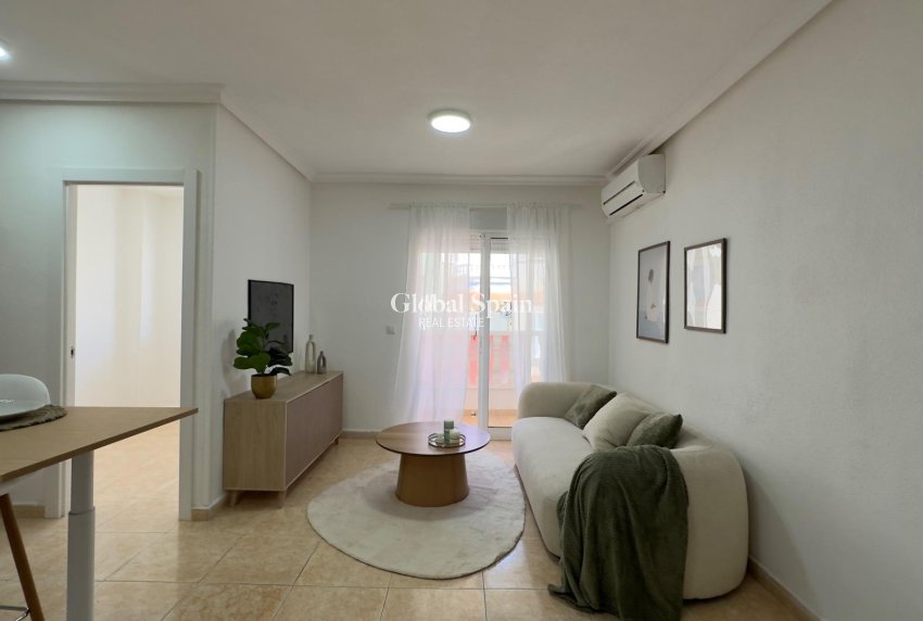 Venta - APARTAMENTO -
TORREVIEJA - Center