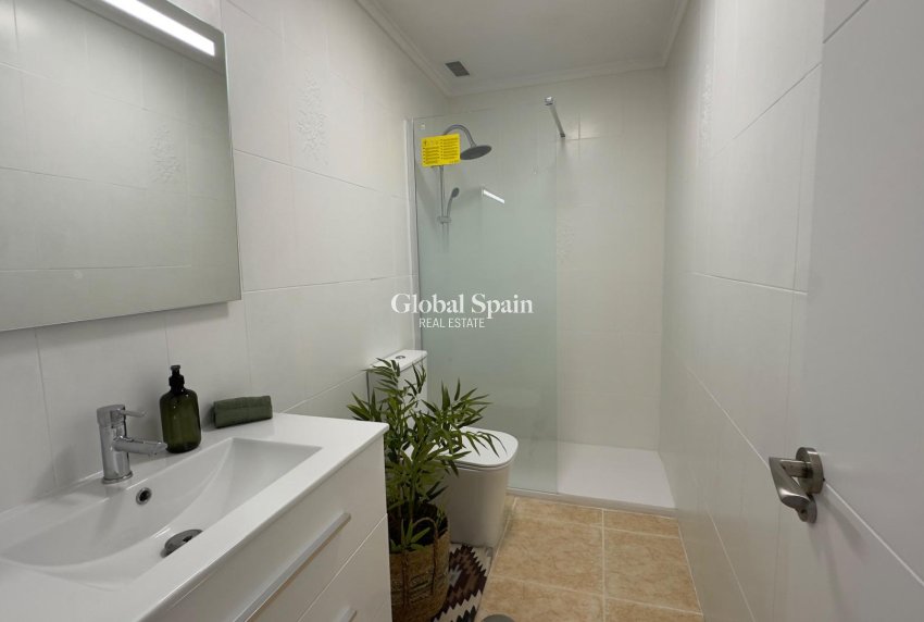 Venta - APARTAMENTO -
TORREVIEJA - Center