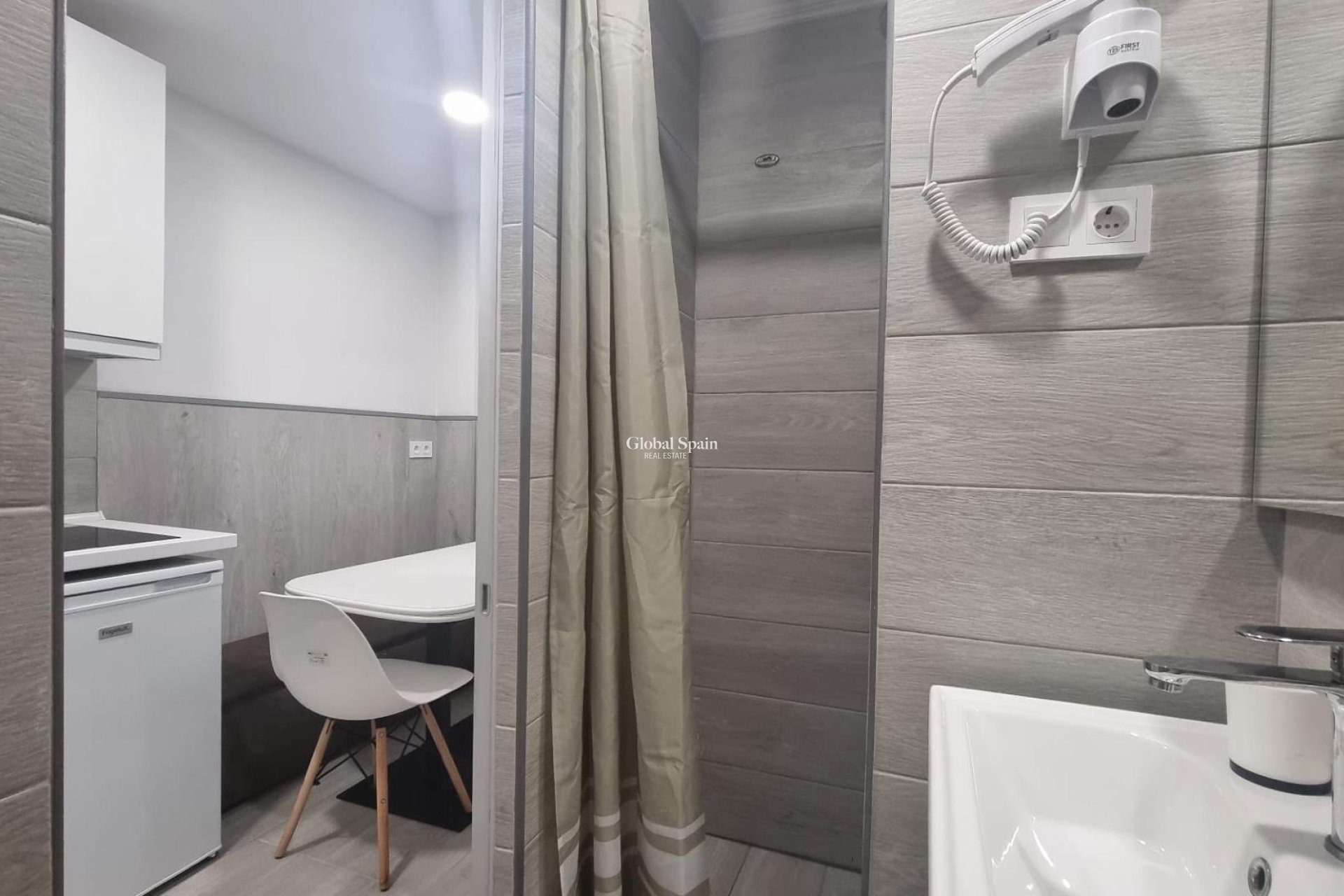 Venta - APARTAMENTO -
TORREVIEJA - Center