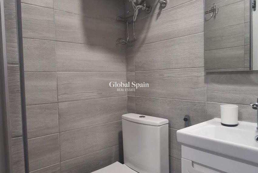 Venta - APARTAMENTO -
TORREVIEJA - Center
