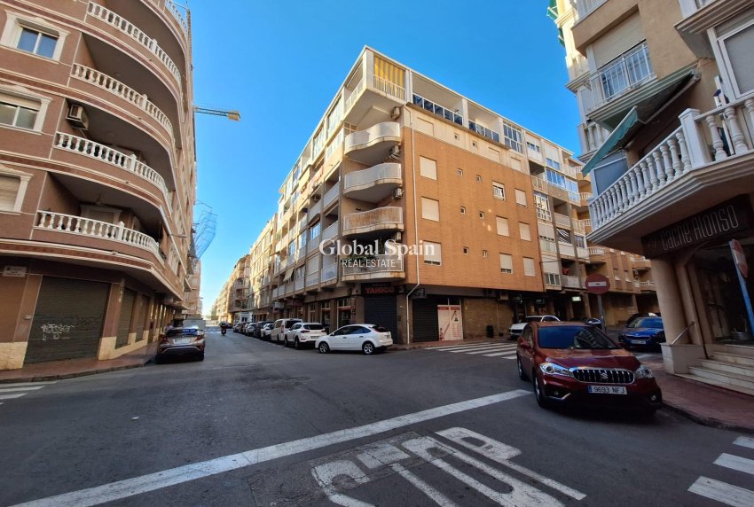 Venta - APARTAMENTO -
TORREVIEJA - Center