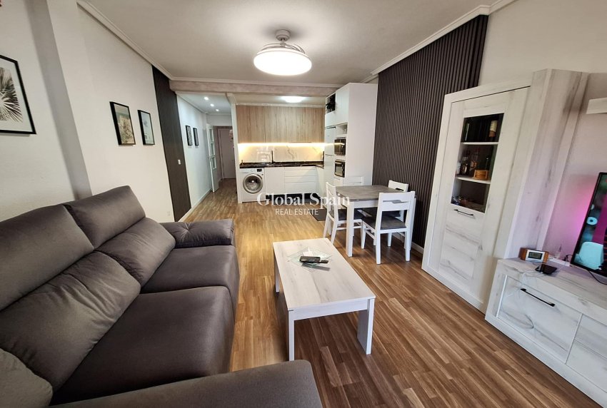Venta - APARTAMENTO -
TORREVIEJA - Center