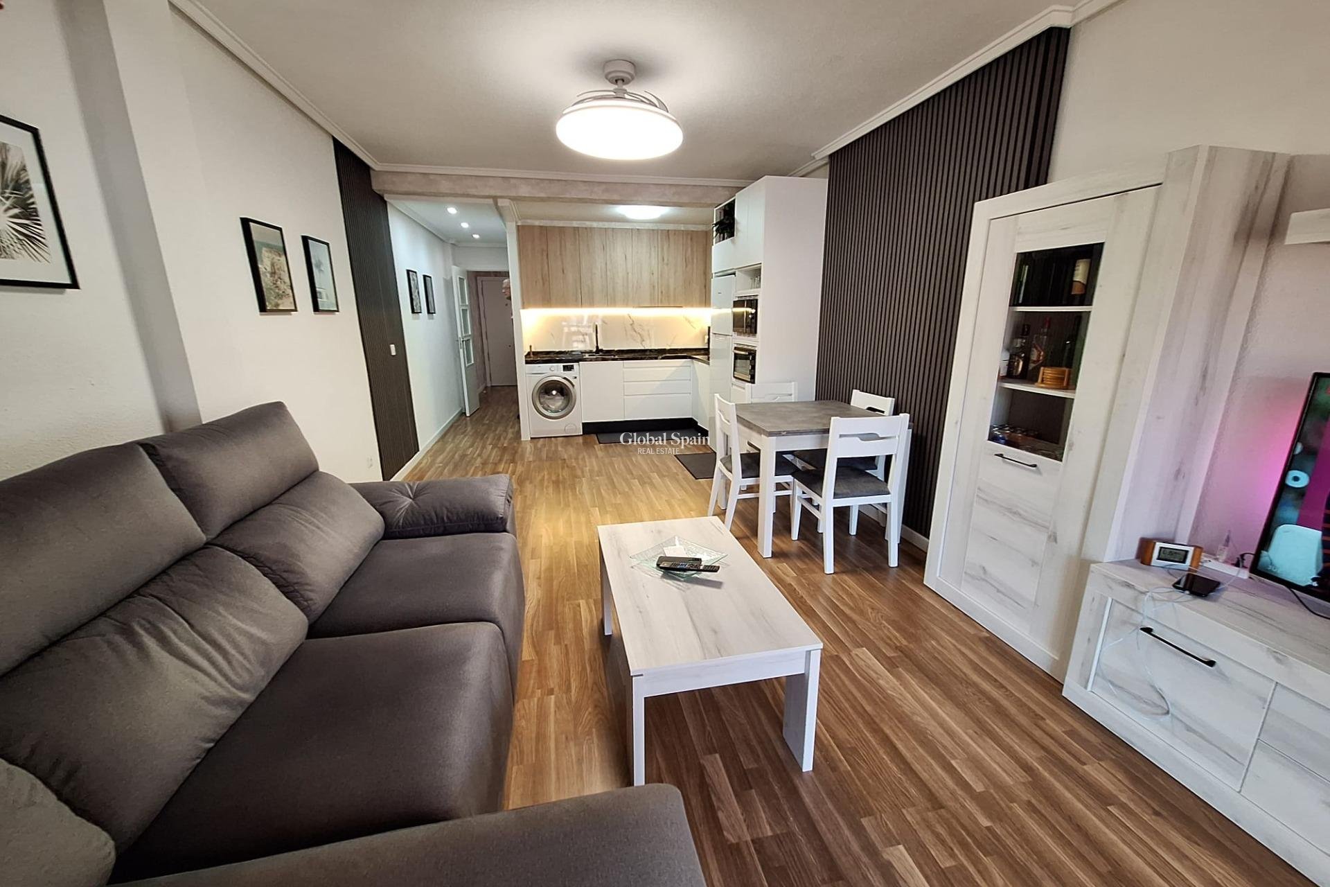 Venta - APARTAMENTO -
TORREVIEJA - Center
