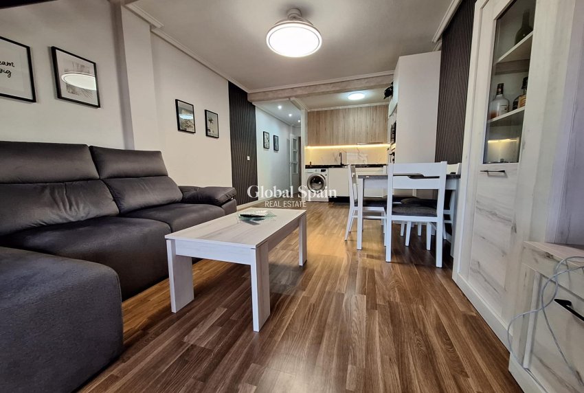 Venta - APARTAMENTO -
TORREVIEJA - Center